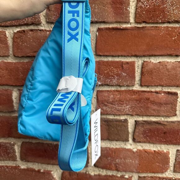 Wildfox $78 puffy Crossbody Double Pocket Sling Bag Blue NEW - Picture 3 of 4